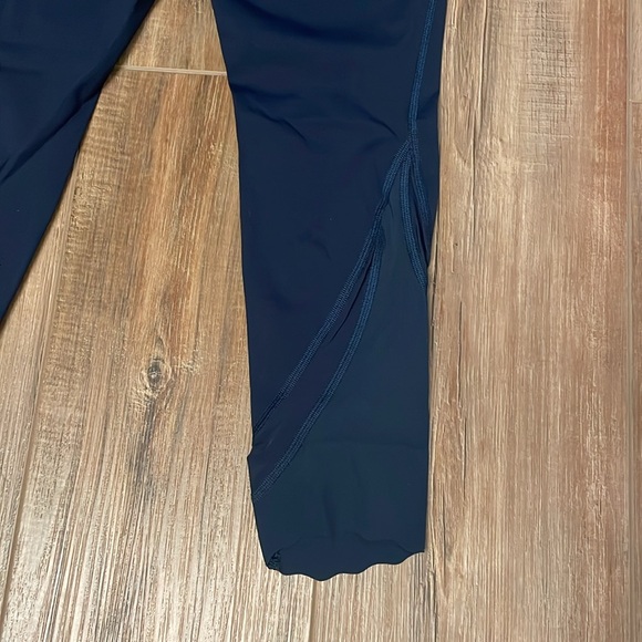 Lululemonn Wunder Under Crop *Scalloped - Picture 3 of 3